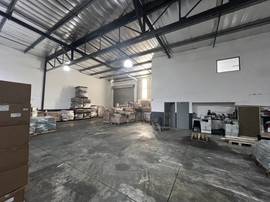 To Let commercial Property for Rent in Rivergate Western Cape